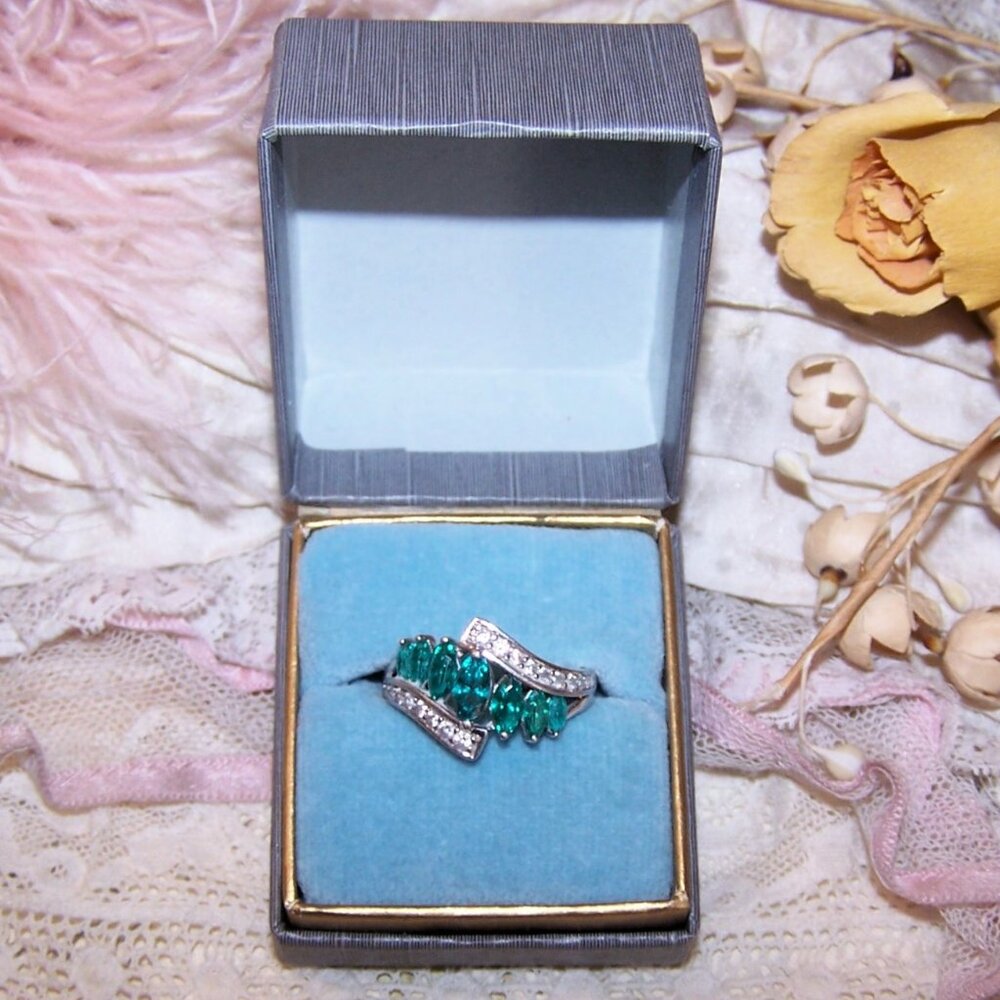 Stauer Sterling Silver Emerald Green /Clear Cubic Zirconia CZ Cocktail Ring